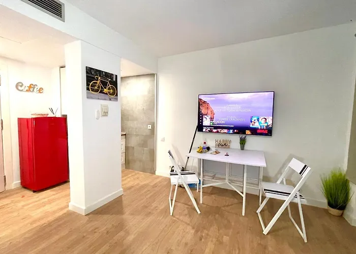 Deluxe Triana Center